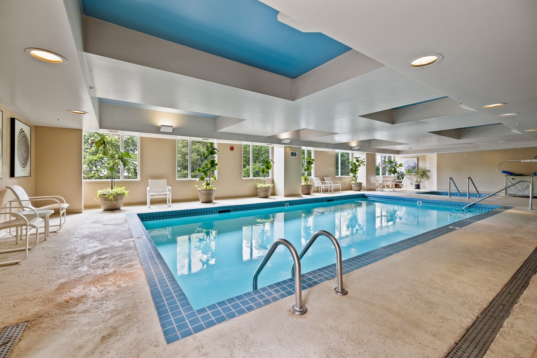 Building Photo - 121 Vine St