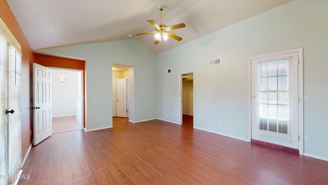 Building Photo - 6256 Escondido Dr