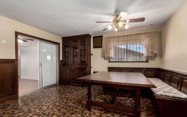 Building Photo - Great home in an active 55+ community!