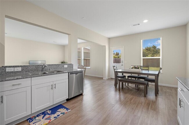 Building Photo - 16314 Dutton Clover Dr