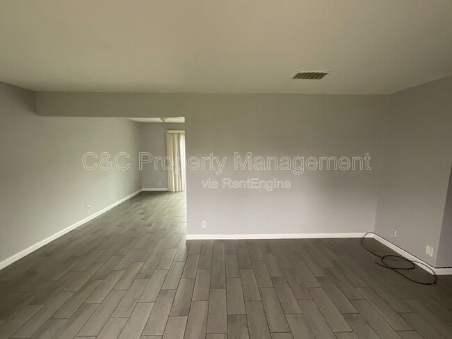 Building Photo - 292 Grecia Ct