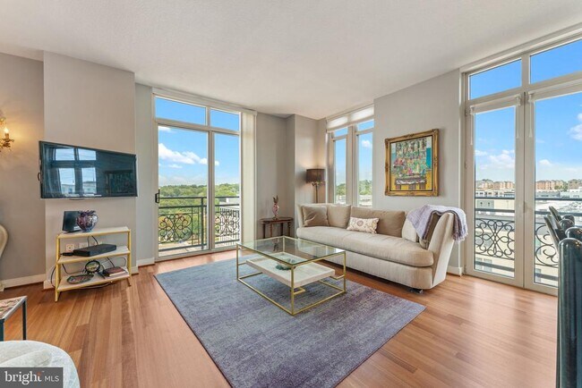 Building Photo - 155 Potomac Passage