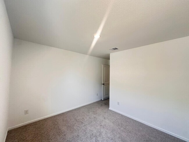 Building Photo - 26906 Rosebay Wds Dr