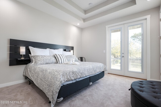 Building Photo - 817 7th Ave N