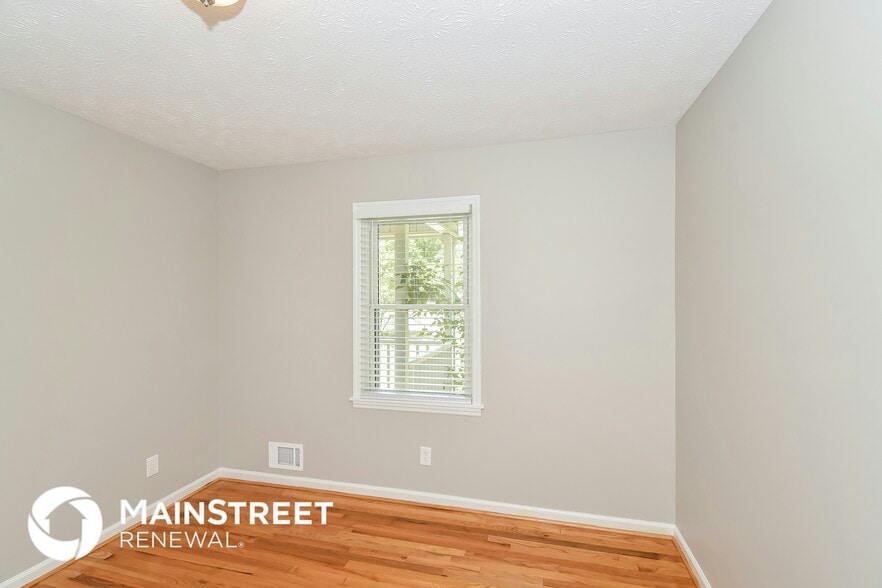 Building Photo - 4705 Jaybird Ln SW