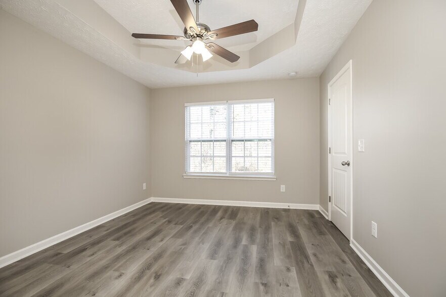 Building Photo - 8481 Lawson Dr