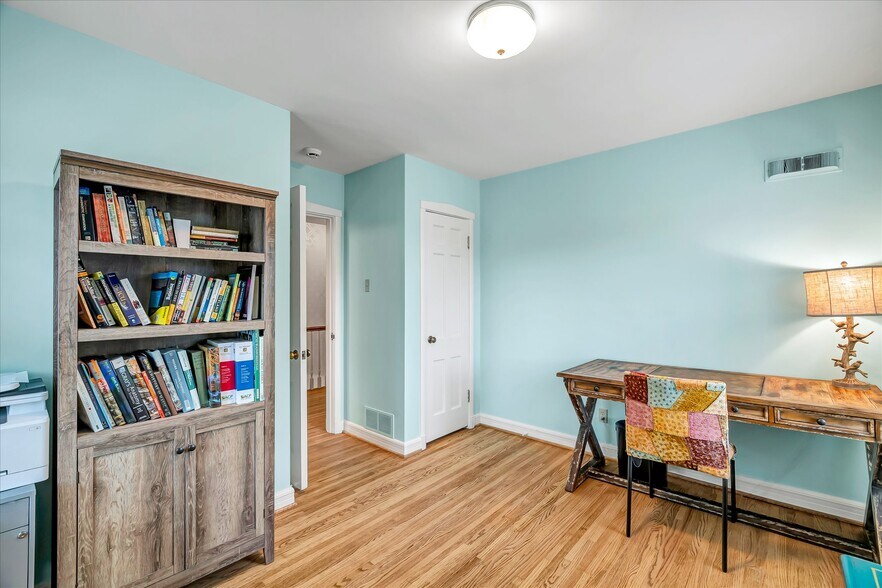 Building Photo - 15 Brazillian Ct