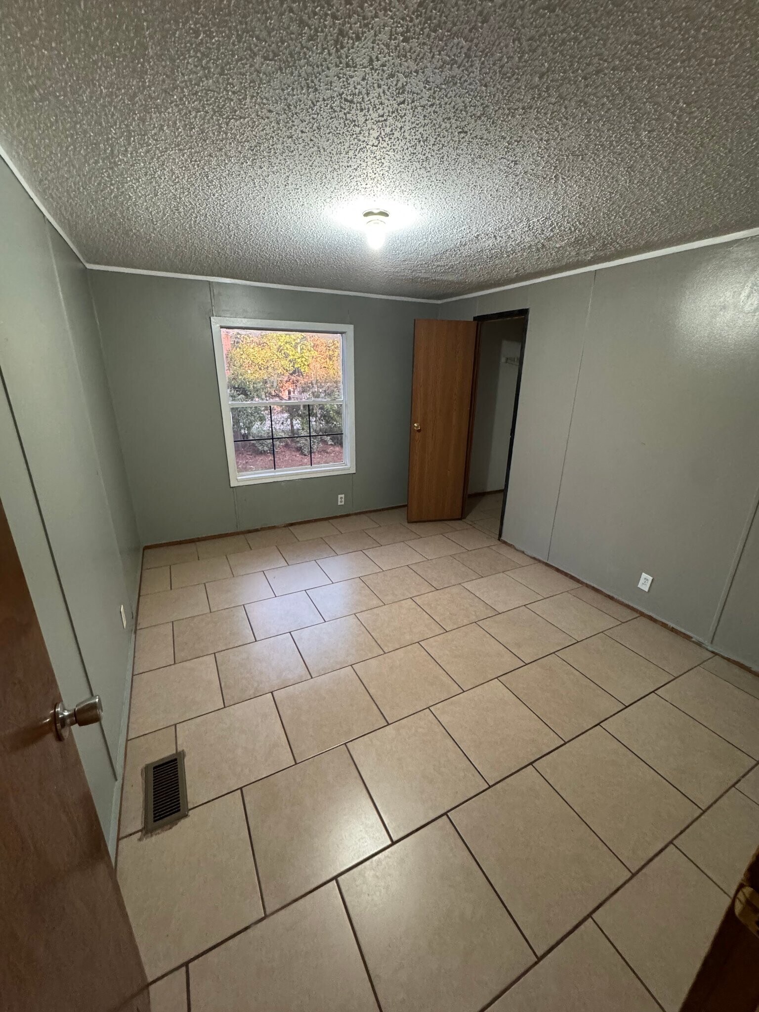 Building Photo - 286 Vestry Rd