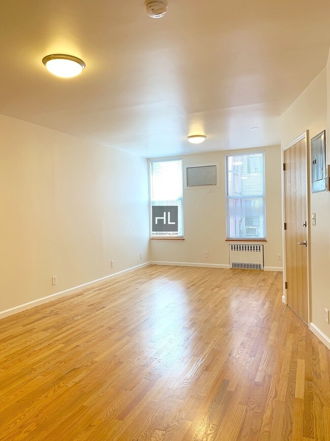 Building Photo - DUPONT STREET