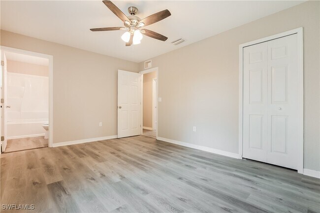 Building Photo - 4585 Bathfeld Rd