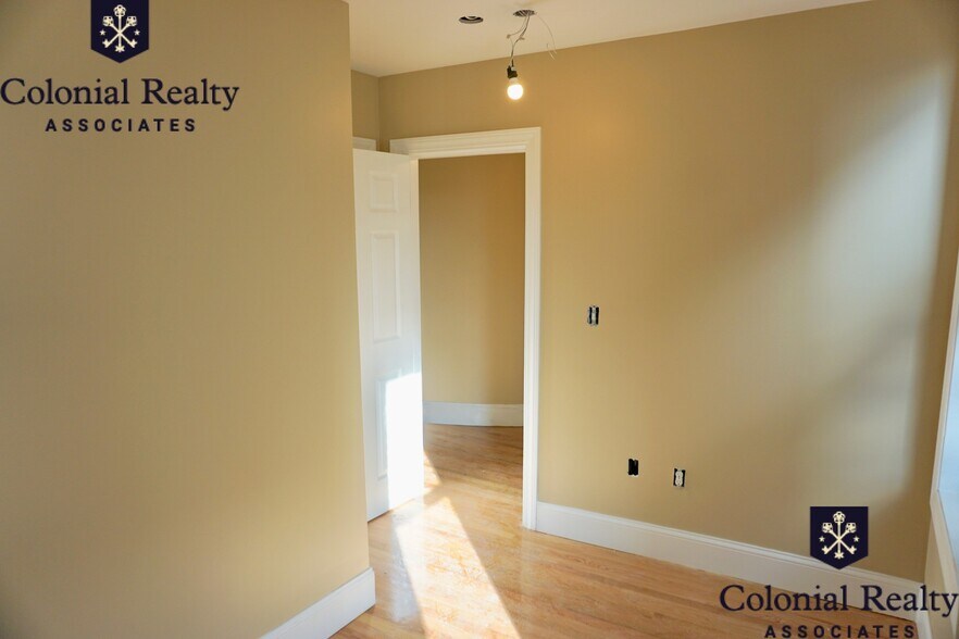 Building Photo - 17 Highgate St