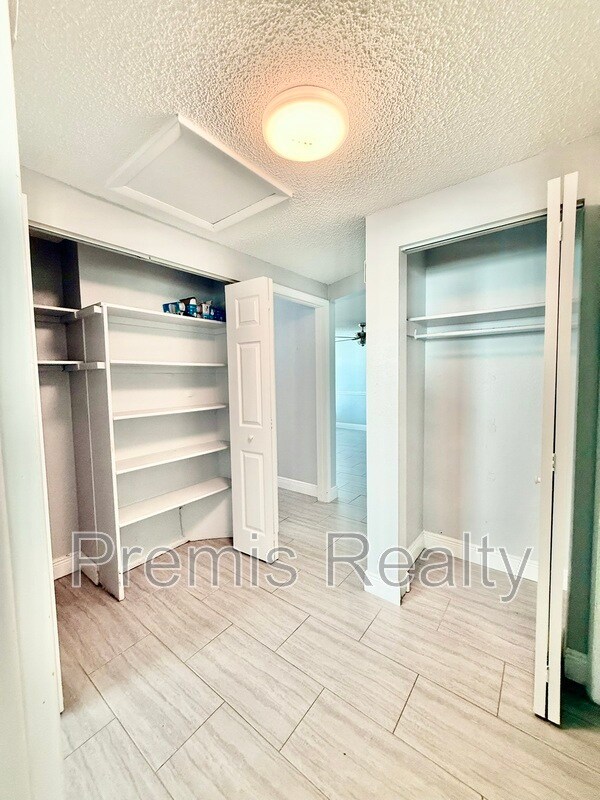 Building Photo - 11950 107th Ave N