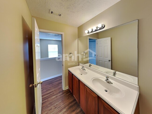 Building Photo - 2008 Red Jacket Ter