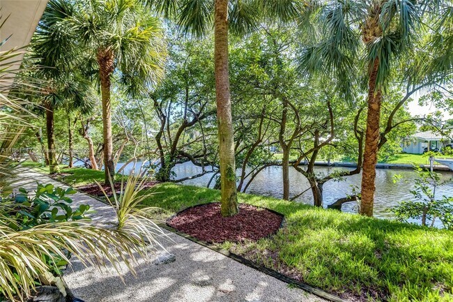 Building Photo - 164 SE 4th Terrace