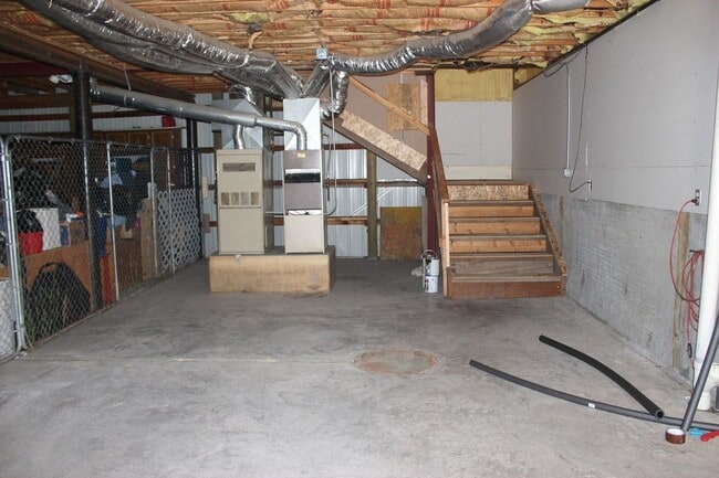 Building Photo - 1221 1/2 E Lewis St, Livingston MT 59047