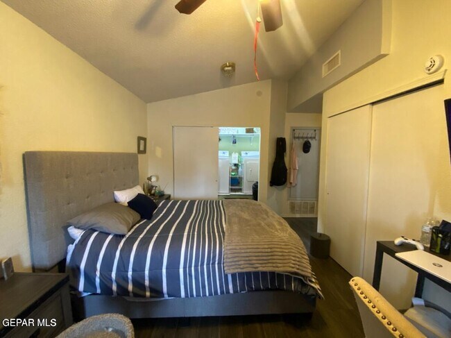 Building Photo - 10473 Valle del Mar Dr