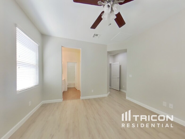 Building Photo - 41220 W Colby Dr