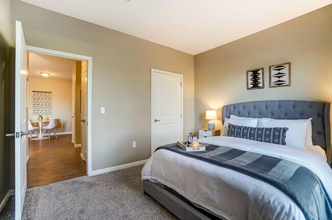 Building Photo - 4788 Holmes St