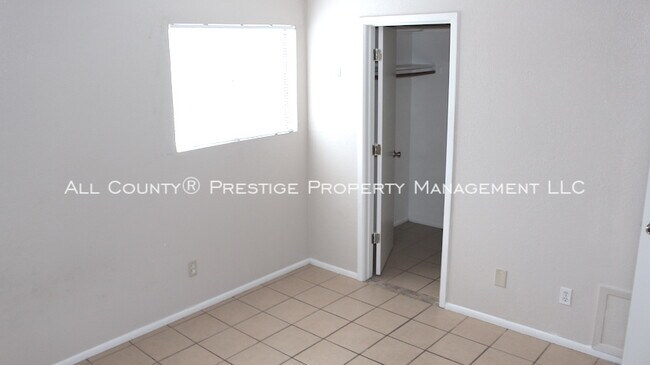 Building Photo - 1831 W Mulberry Dr