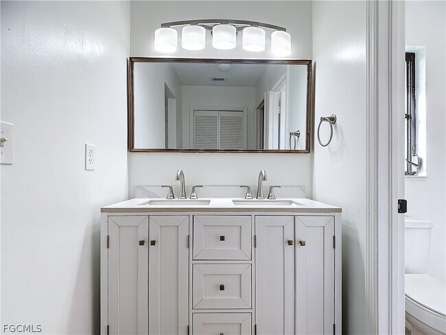 Building Photo - 88 Erie Dr