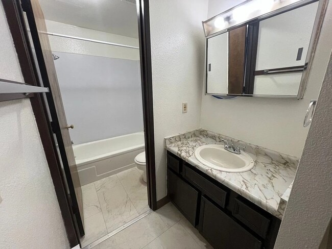 Building Photo - 19115 SE Yamhill St