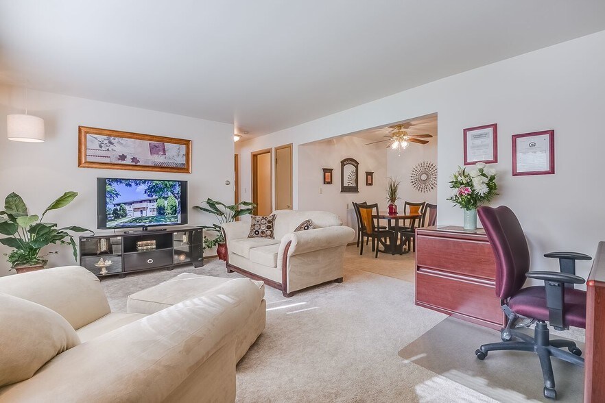 Grange/Allison Apartments 2940 E Allison Ave Cudahy WI 53110