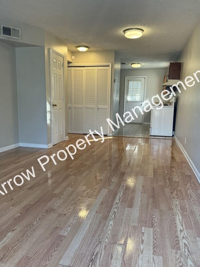Building Photo - Great 2 Bedroom Home in Madison!