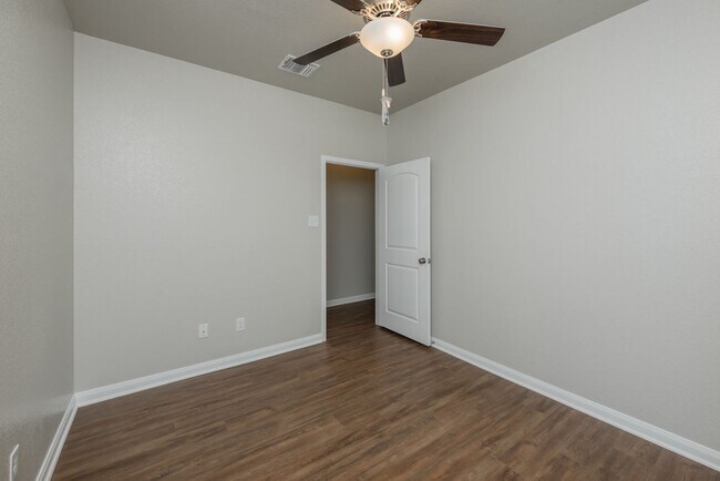Building Photo - Beautifully designed and thoughtfully main...