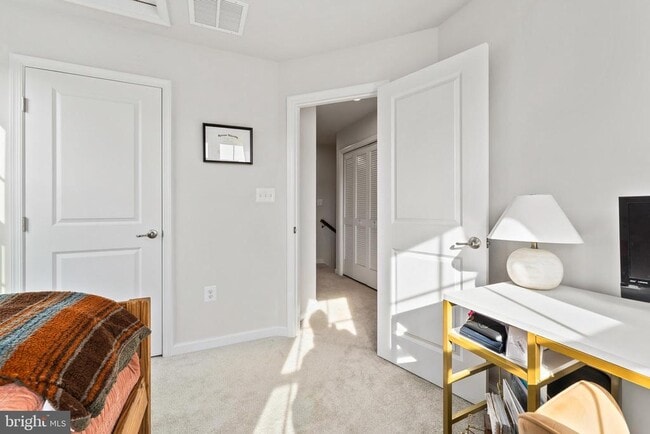 Building Photo - 36023 Coyote Trail