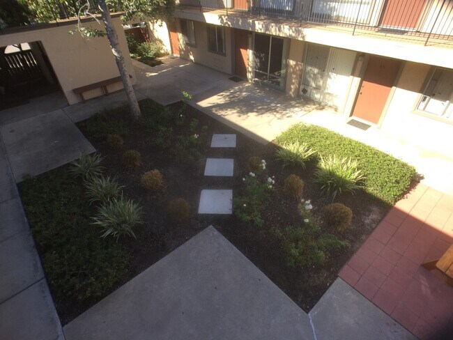 Building Photo - 7414 Mesa College Dr