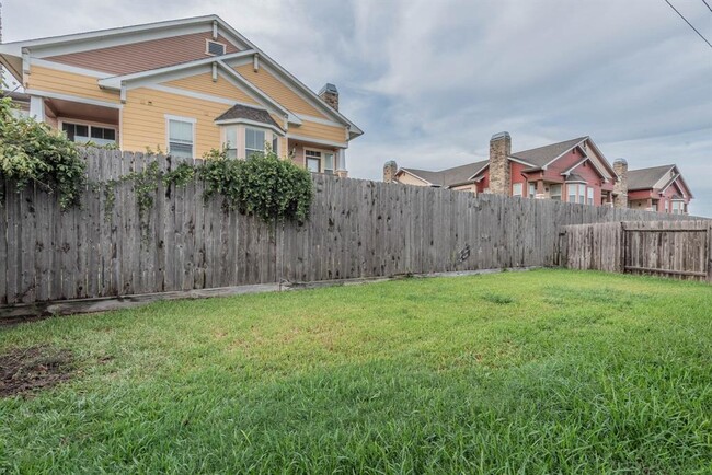 Building Photo - 24218 Courtland Oaks St