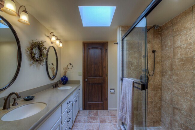 Building Photo - 1103 Ocotillo Cir