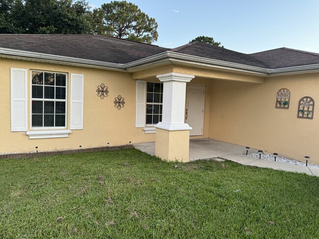 Building Photo - 2813 3rd St SW