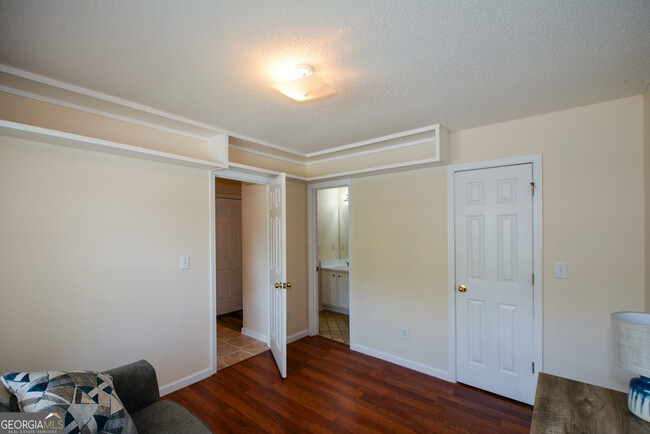 Building Photo - 4511 Ravenwood Pl