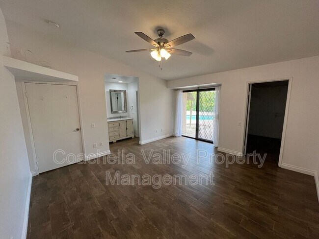 Building Photo - 40588 Clover Ln