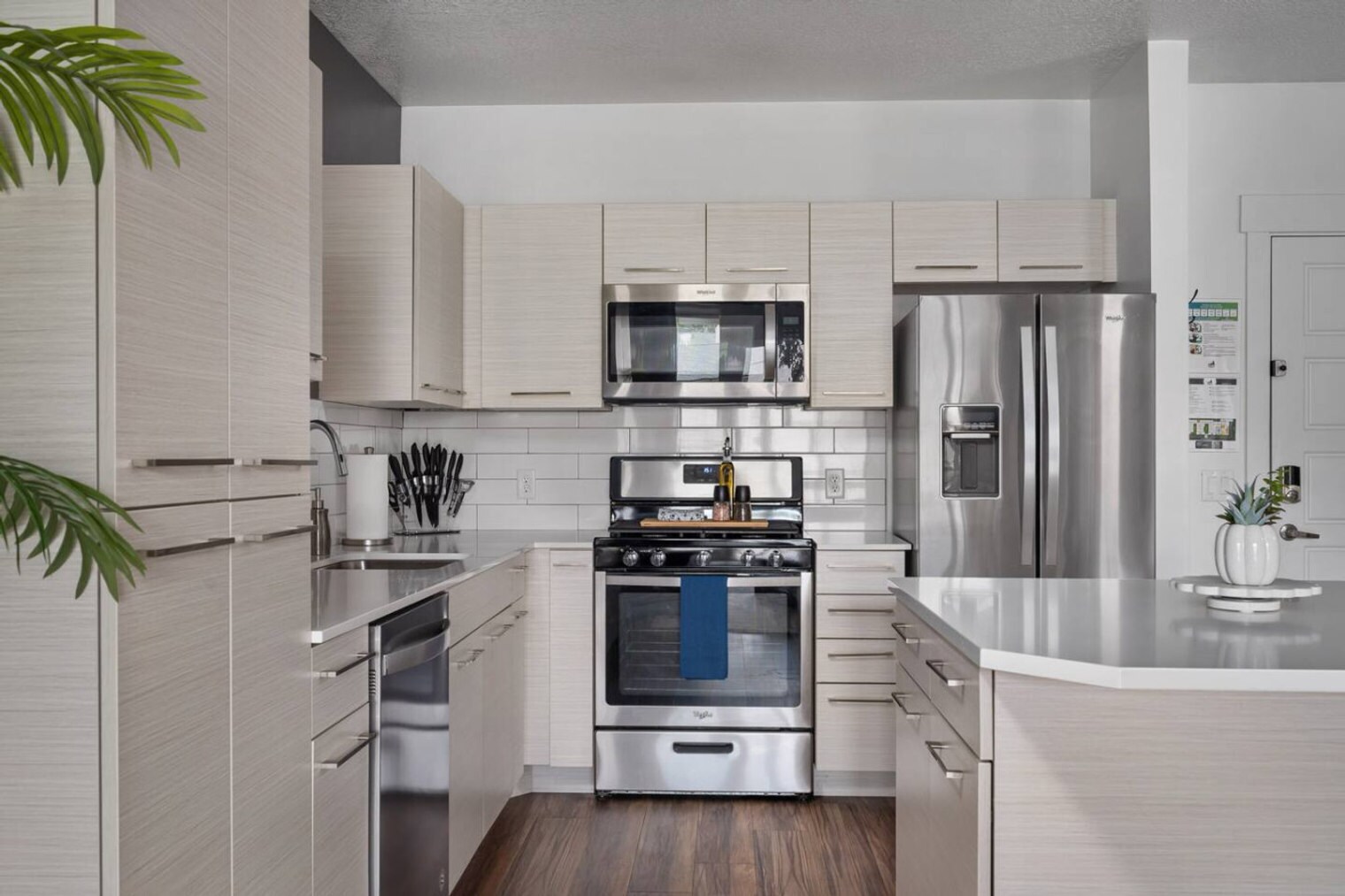 Building Photo - 380 S 400 E