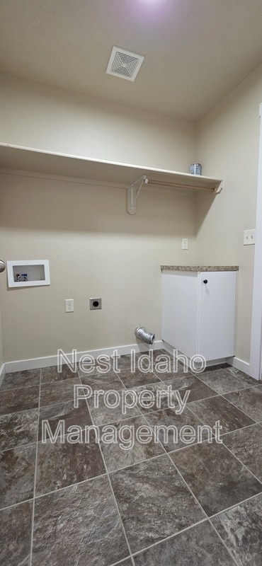 Building Photo - 11756 W Bronte St