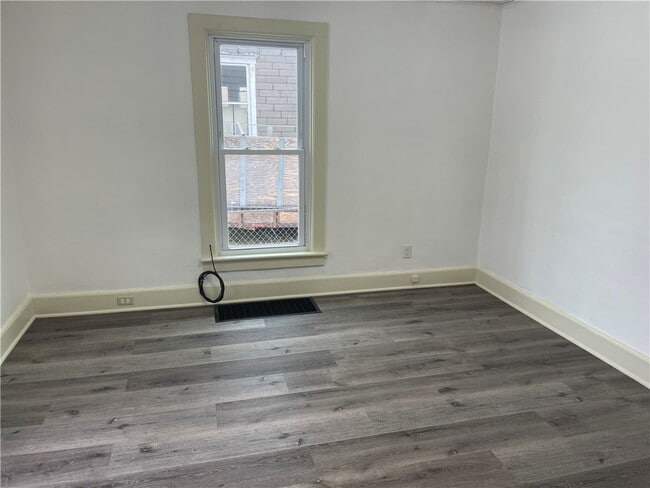 Building Photo - 7 Wells Ave