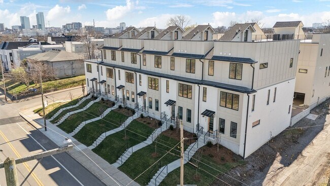 Building Photo - 1019 12th Ave N