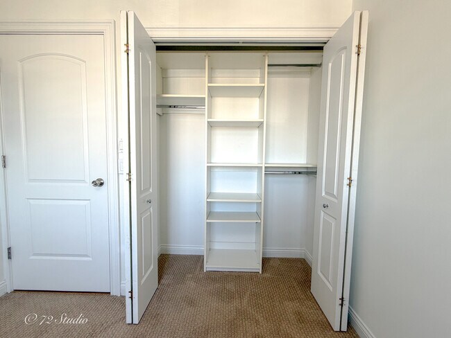 Building Photo - 5 Echo Ct