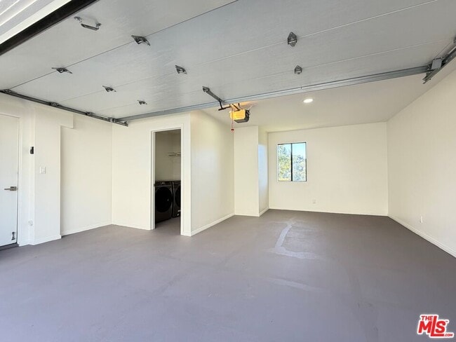 Building Photo - 2013 Cyprean Dr