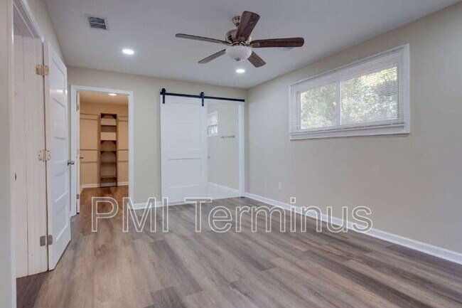 Building Photo - 3442 Longleaf Dr