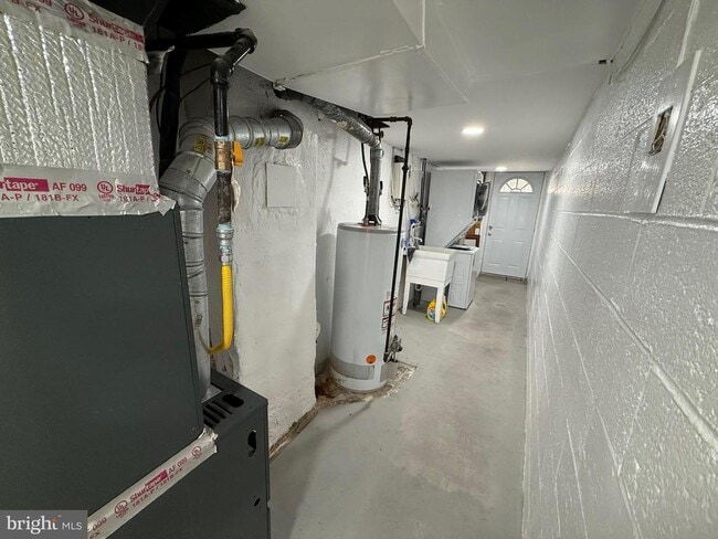 Building Photo - 6234 Cottage St