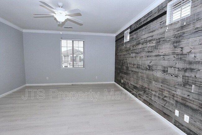 Building Photo - 9200 Rioja St