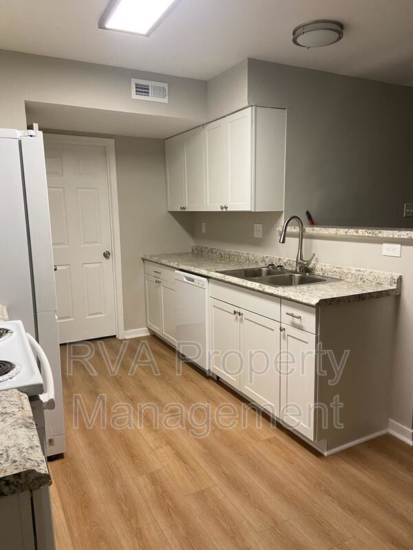 Building Photo - 3902 Birdbrook Dr