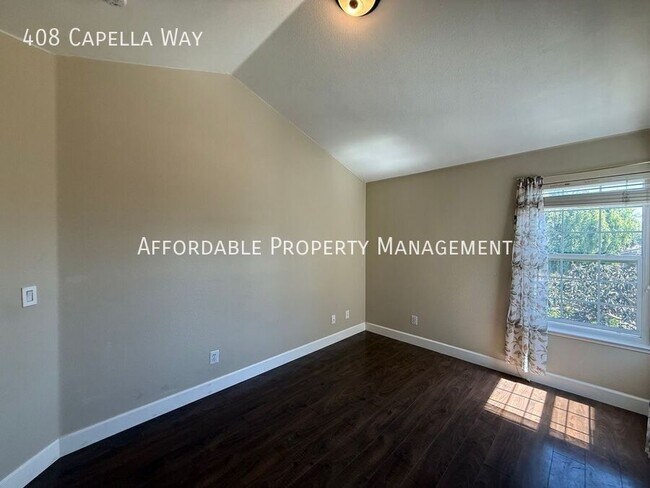 Building Photo - 408 Capella Way