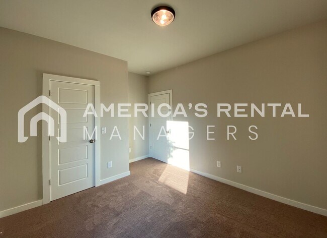 Building Photo - Home for Rent in Weaver AL. Available to V...