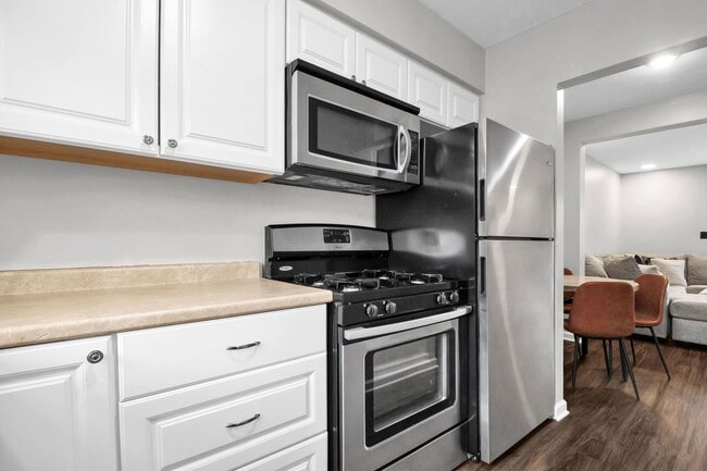 Building Photo - 1226 Woodbrook Cir W