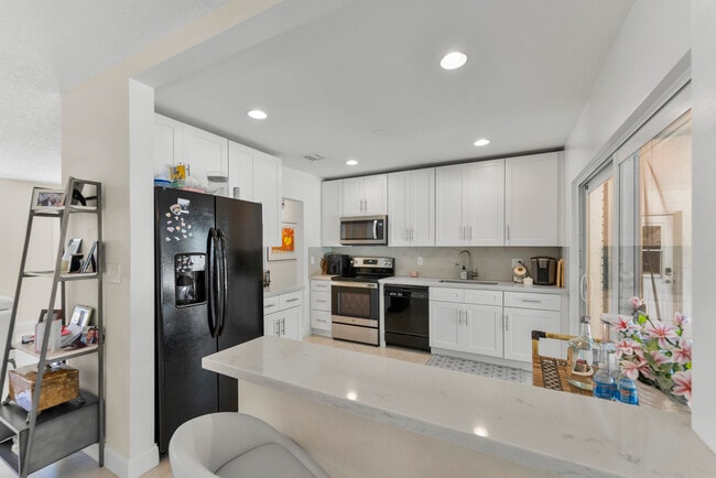 Building Photo - 401 NE 10th Terrace