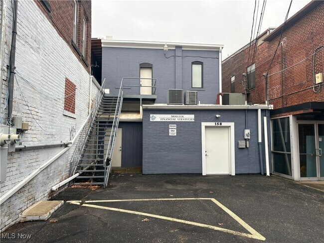 Building Photo - 158 N Broadway St